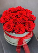 Load image into Gallery viewer, Uinuvad roosid karbis - säilib aasta